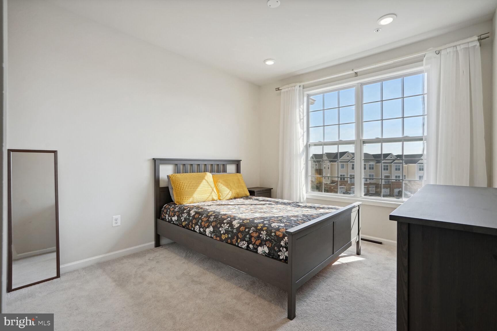 RIDGES AT LOUDOUN VALLEY - Residential Lease