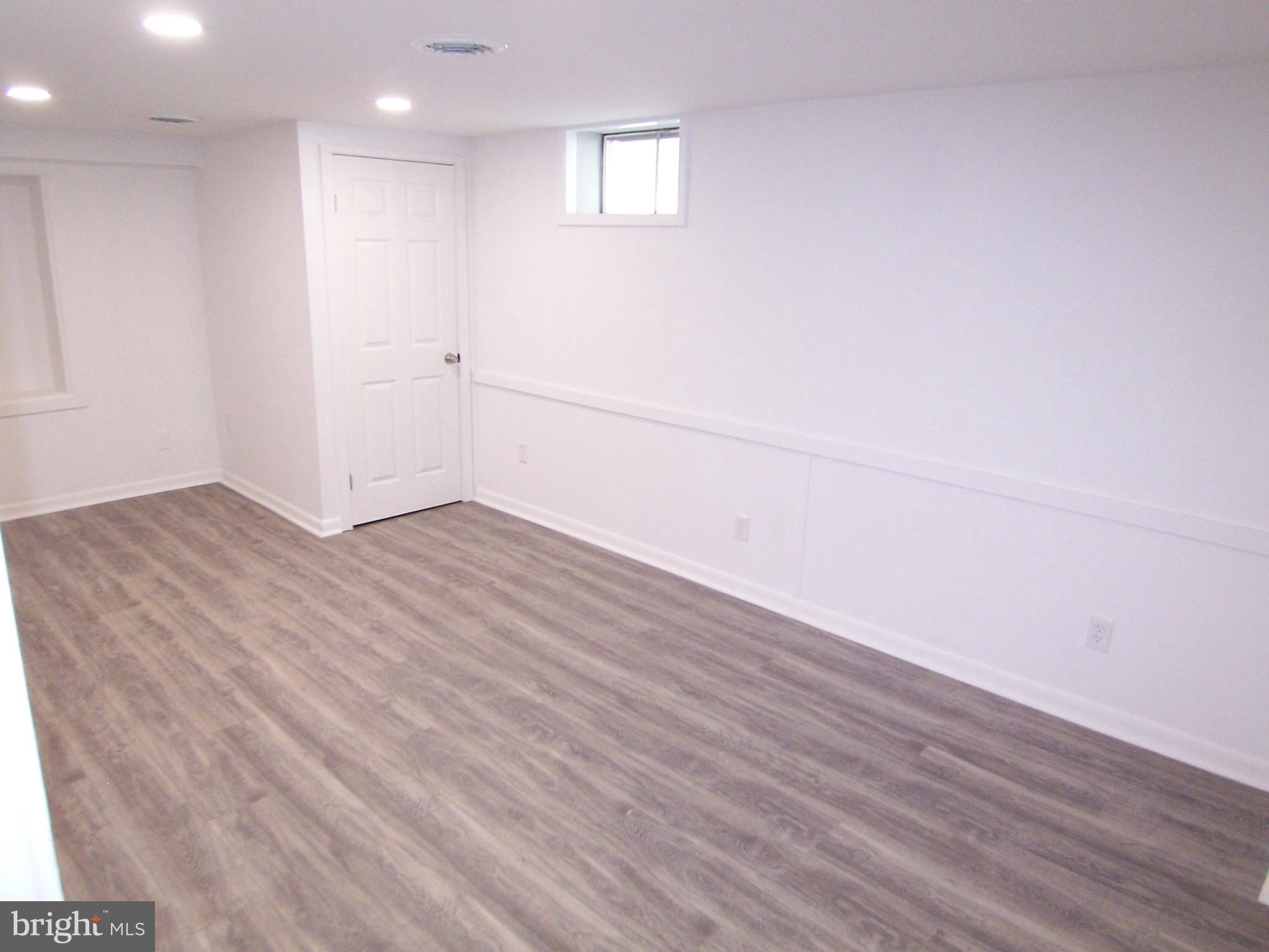 HARFORD SQUARE - Residential Lease