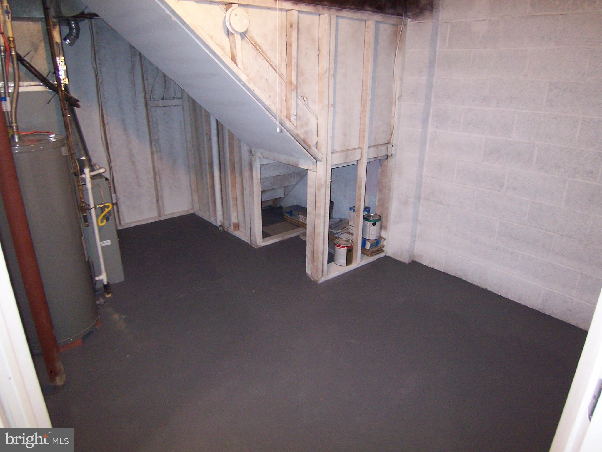 HARFORD SQUARE - Residential Lease