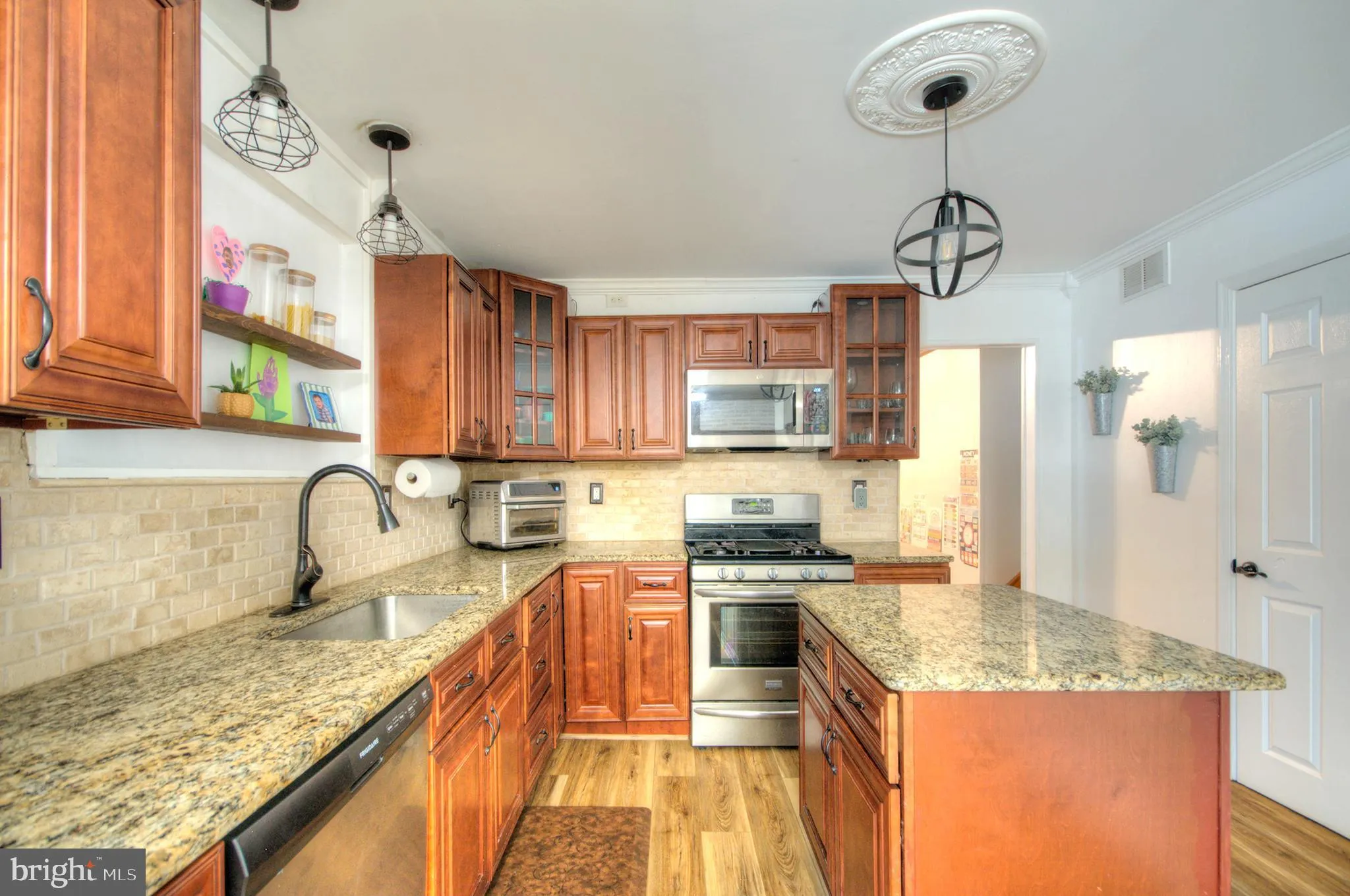 Turnersville, New Jersey 08012, United States, 3 Bedrooms Bedrooms, ,3 BathroomsBathrooms,Residential,Active,190269