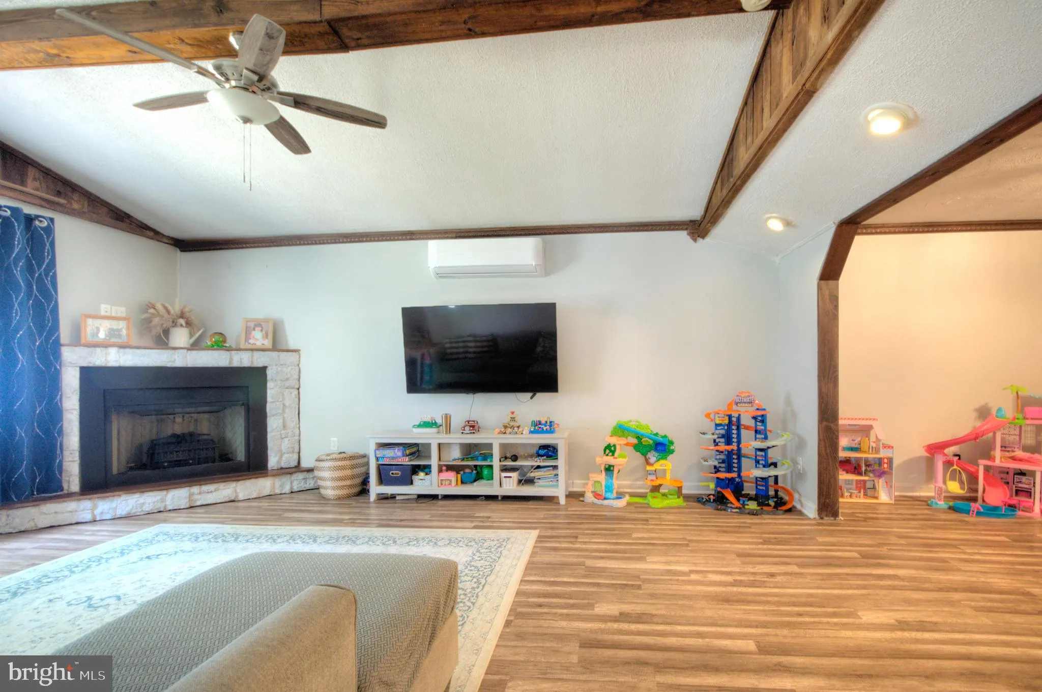 Turnersville, New Jersey 08012, United States, 3 Bedrooms Bedrooms, ,3 BathroomsBathrooms,Residential,Active,190269