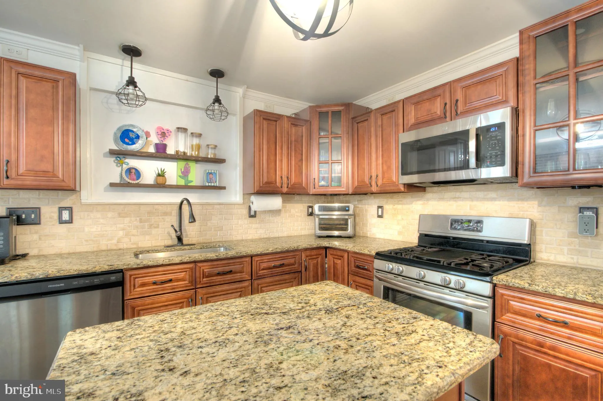 Turnersville, New Jersey 08012, United States, 3 Bedrooms Bedrooms, ,3 BathroomsBathrooms,Residential,Active,190269