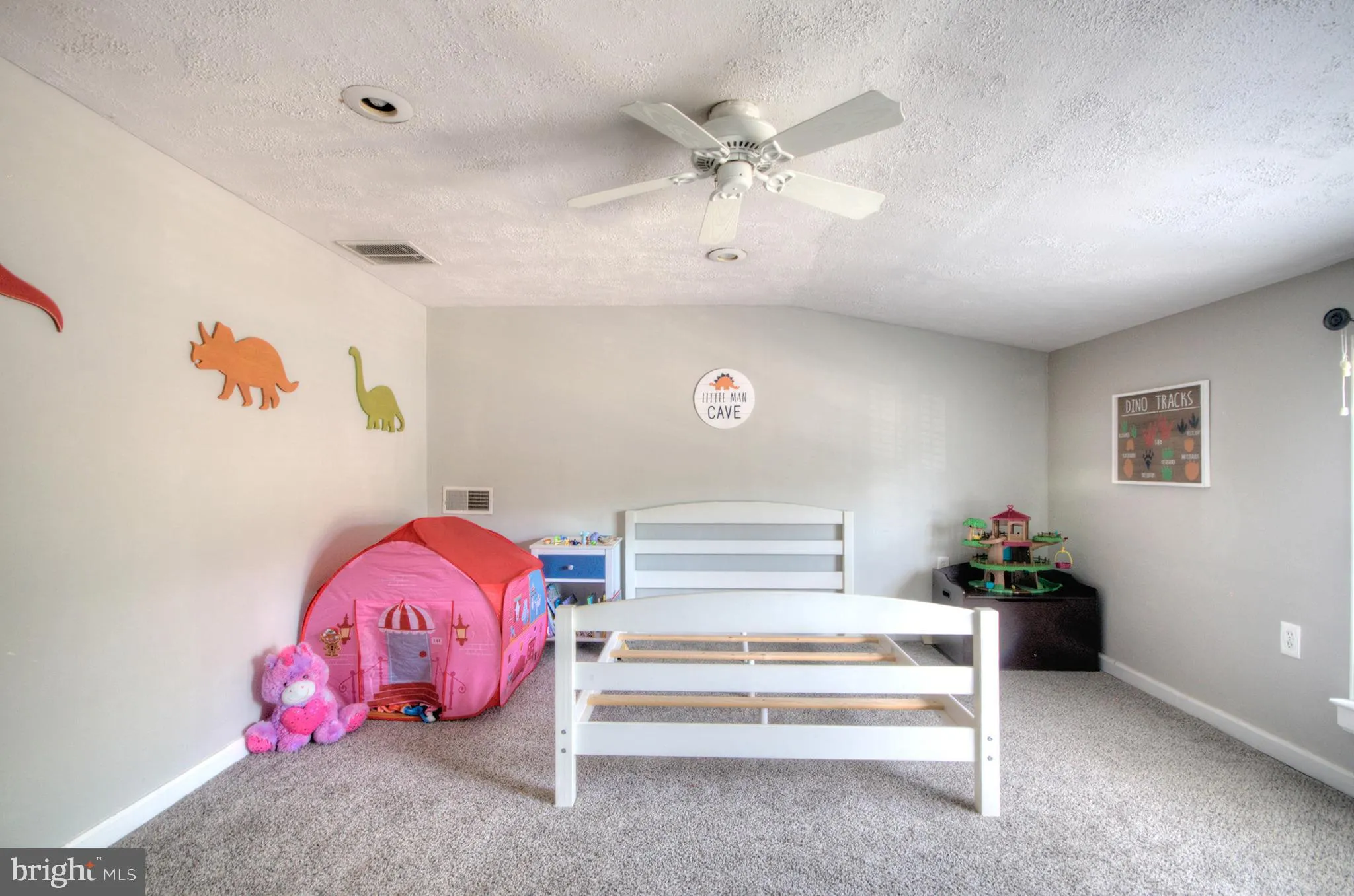 Turnersville, New Jersey 08012, United States, 3 Bedrooms Bedrooms, ,3 BathroomsBathrooms,Residential,Active,190269