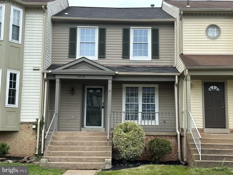 Townhouse For Rent - 7822 Brookview Court<br/> MANASSAS, VA 20109