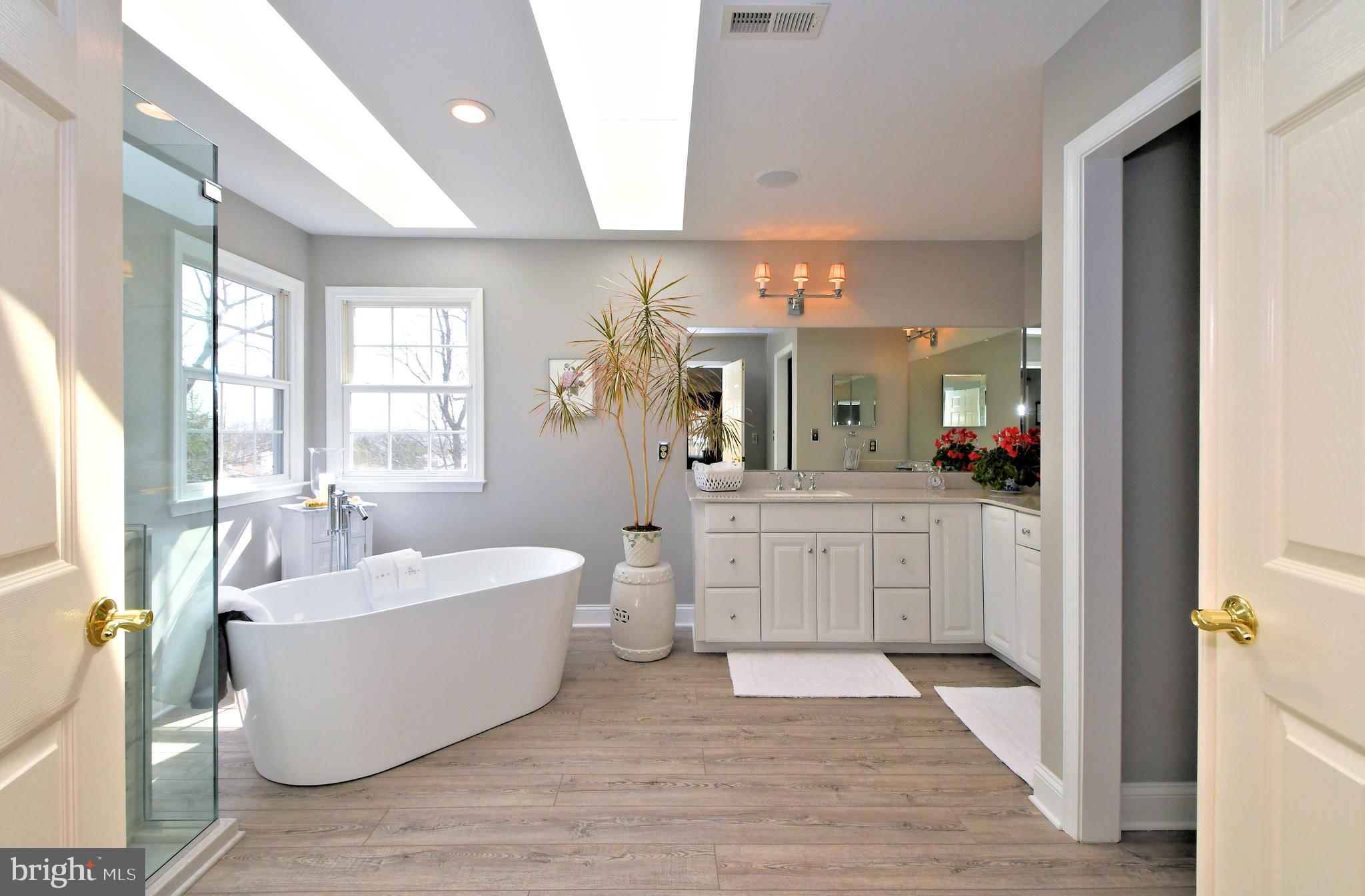 CEDAR HILL WOODS - Residential