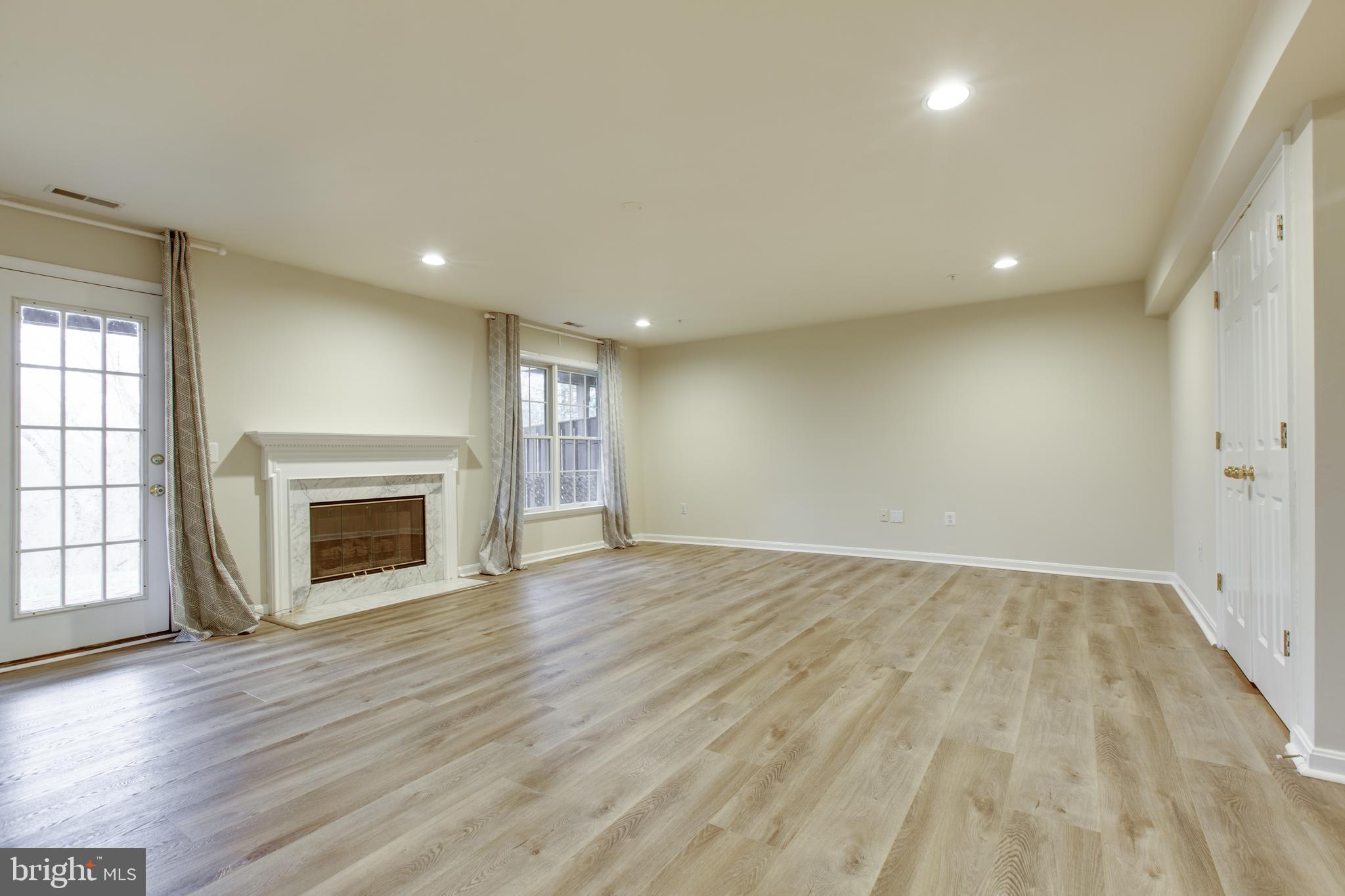 AUTUMN OAKS - Residential Lease