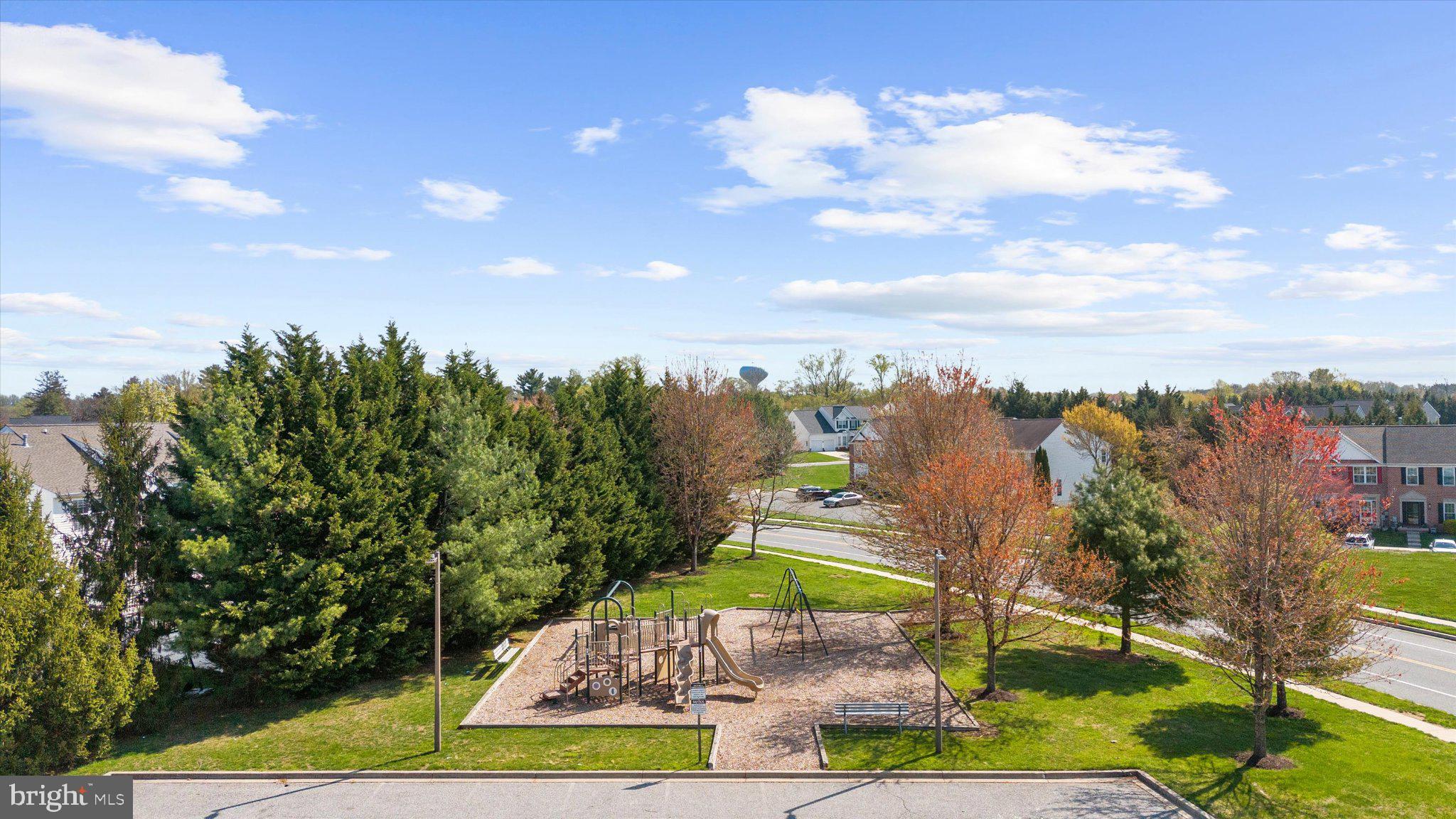 EMERALD HILLS - Residential