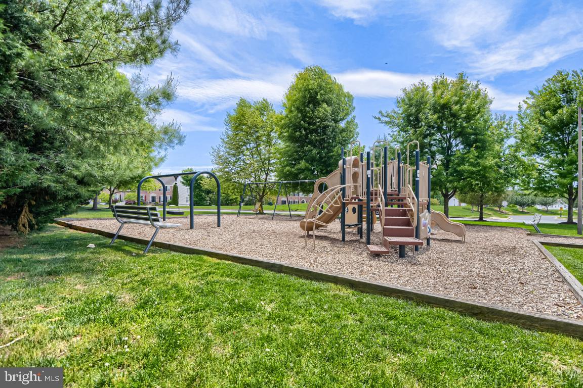 EMERALD HILLS - Residential