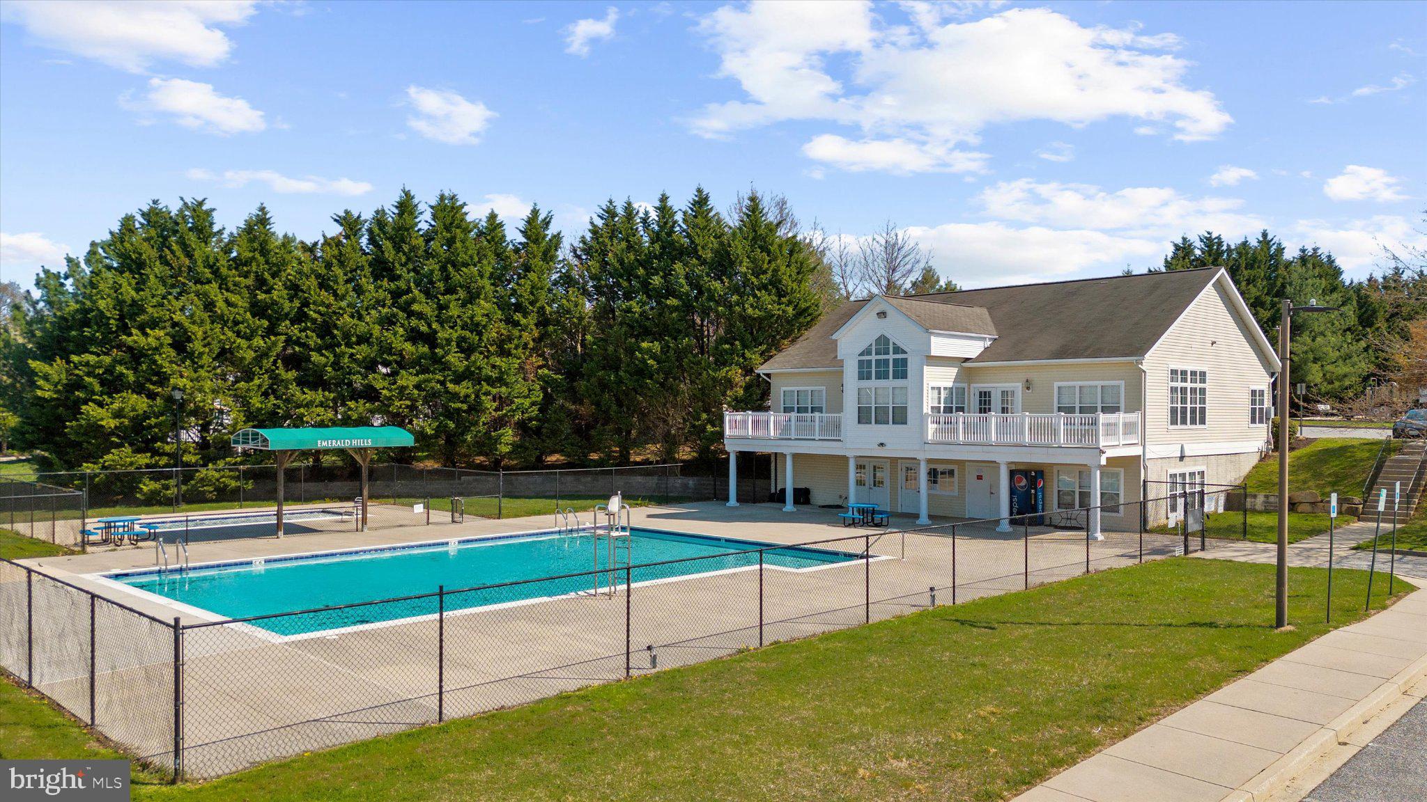 EMERALD HILLS - Residential