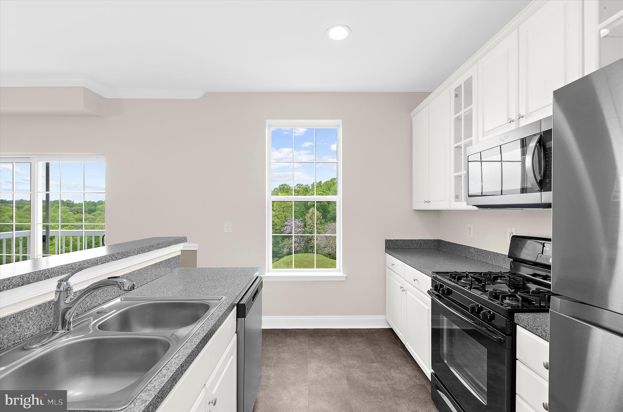 EMERALD HILLS - Residential