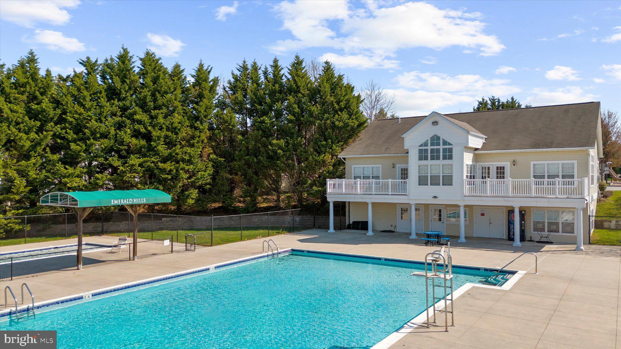 EMERALD HILLS - Residential
