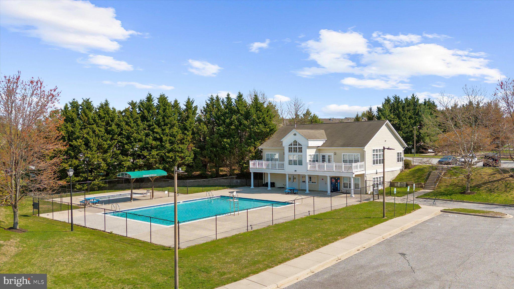 EMERALD HILLS - Residential