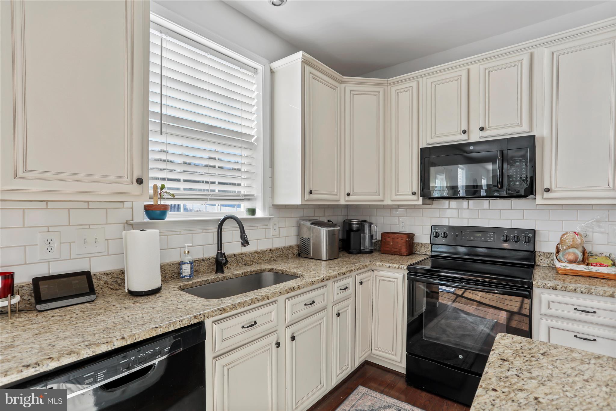 ELMWOOD FARM - Residential