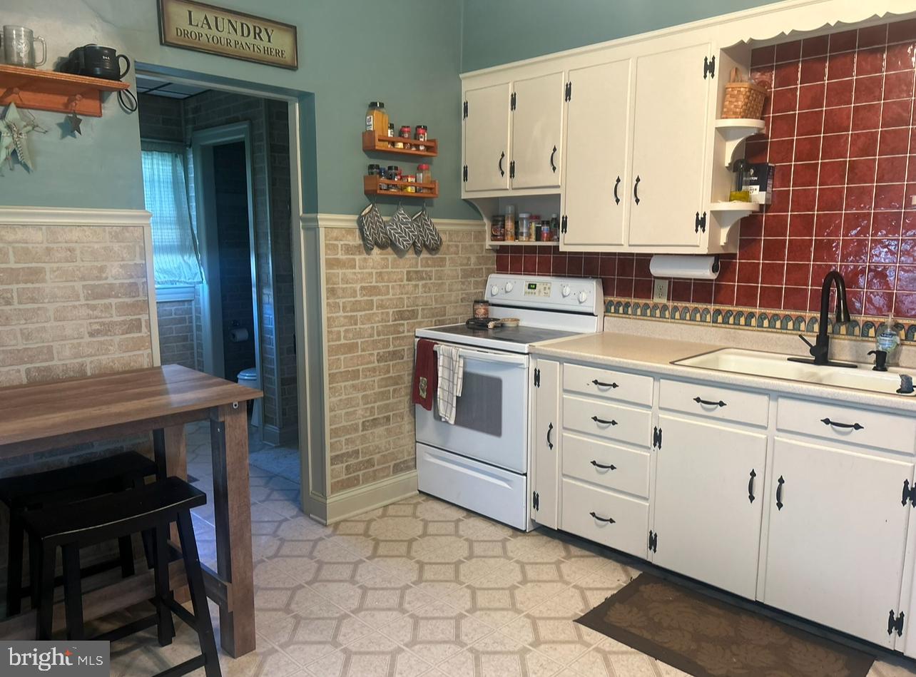 136 S 9TH STREET