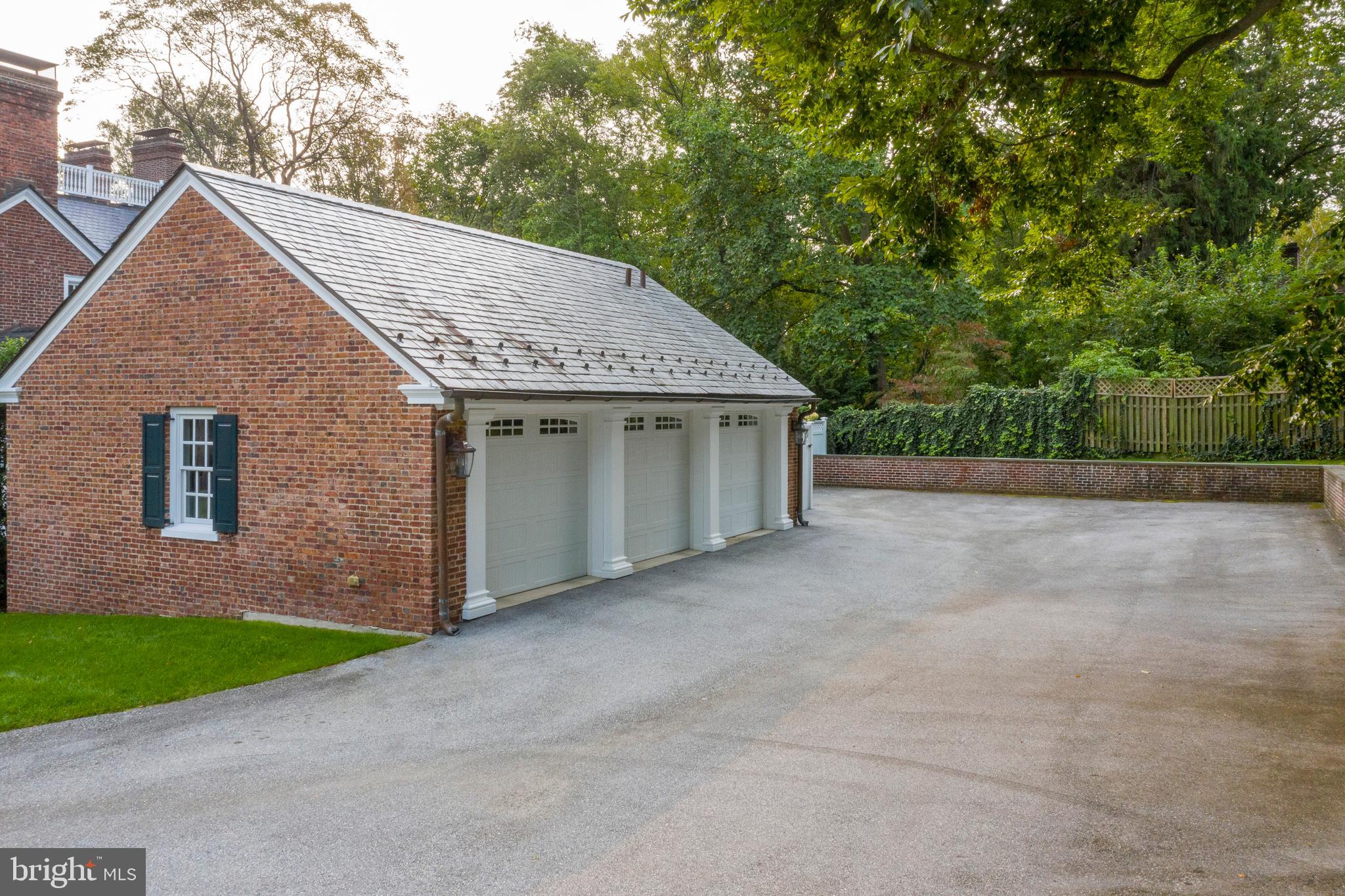 SPRING MILL ESTATE - Residential