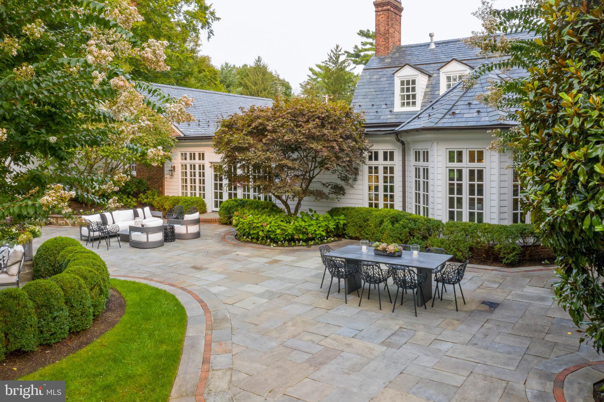 SPRING MILL ESTATE - Residential