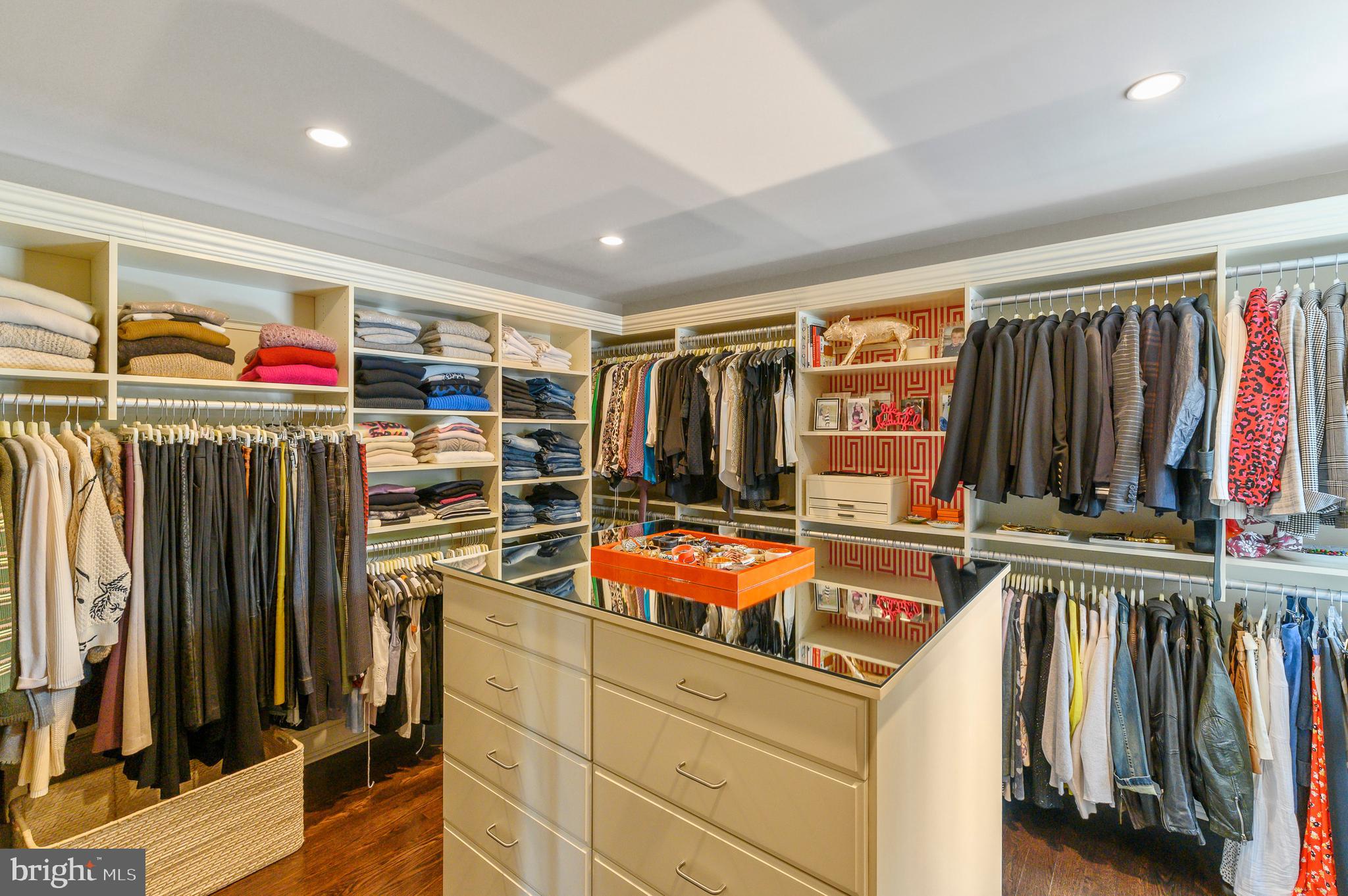 SPRING MILL ESTATE - Residential