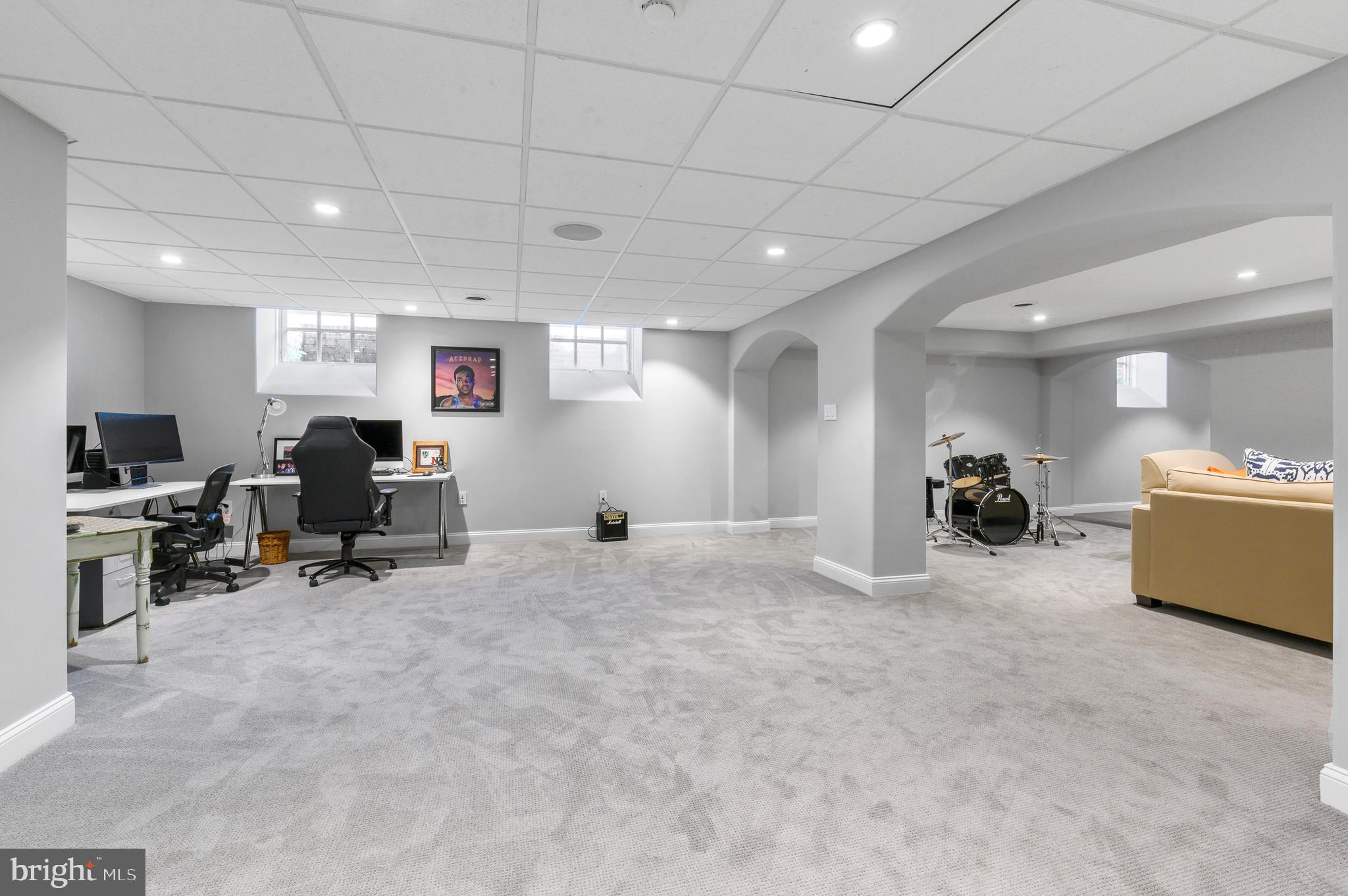 SPRING MILL ESTATE - Residential