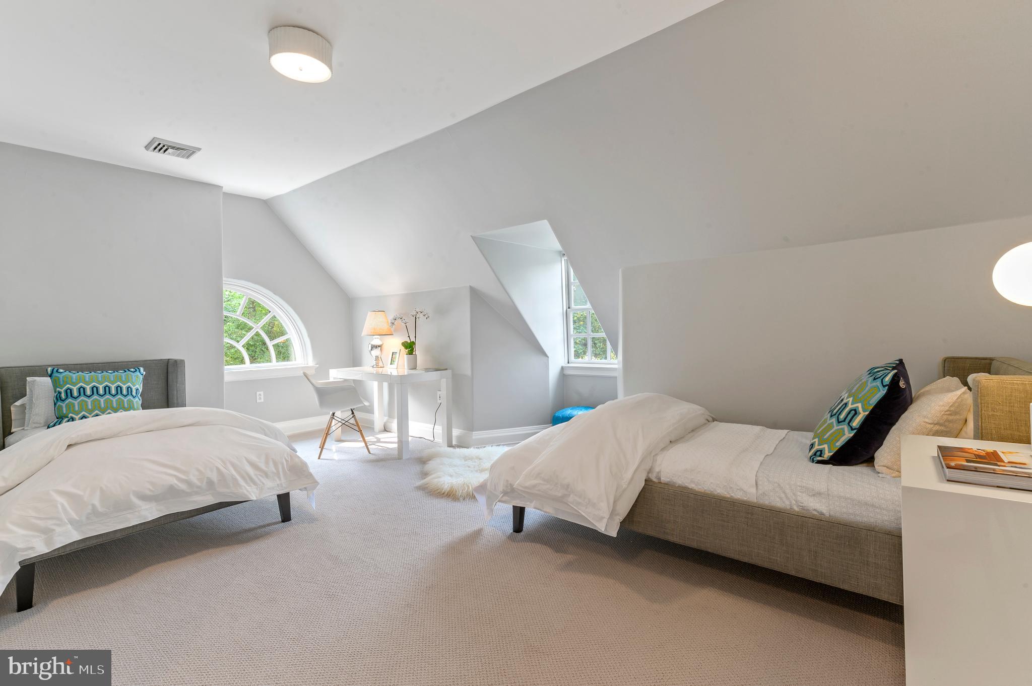 SPRING MILL ESTATE - Residential