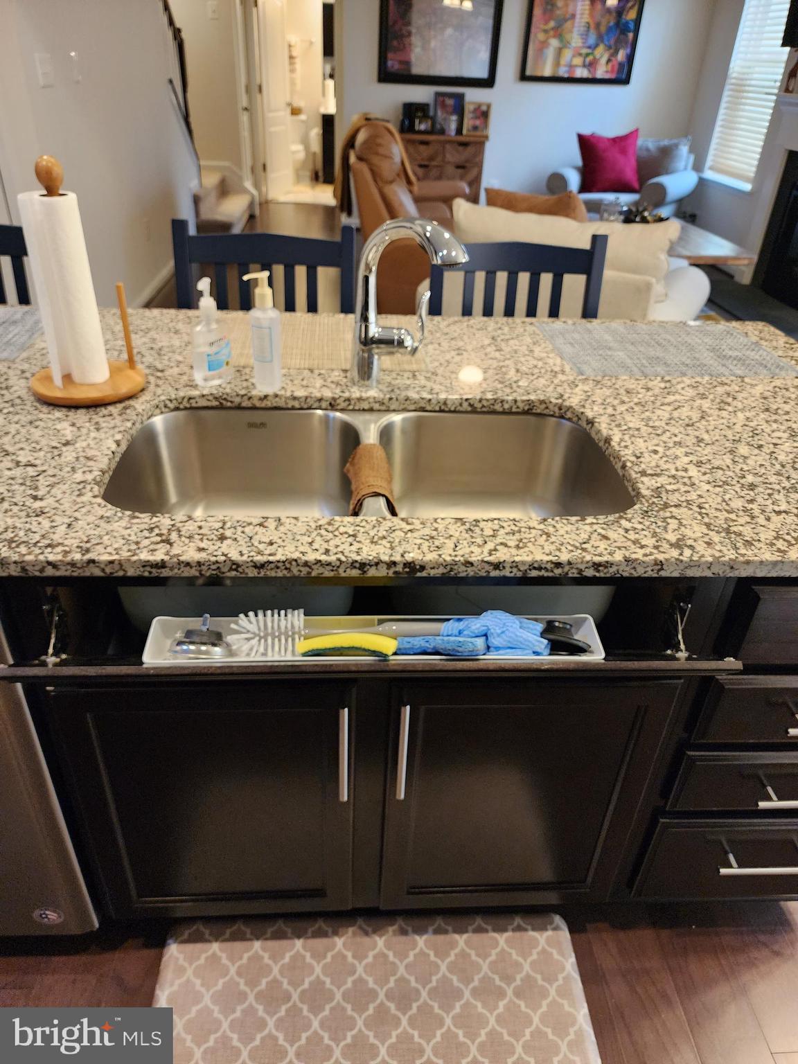 WINDSOR MANOR - Residential