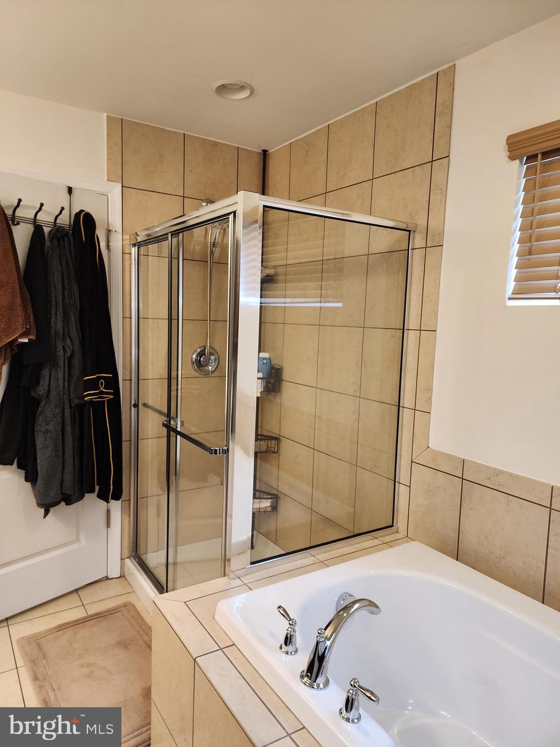 WINDSOR MANOR - Residential