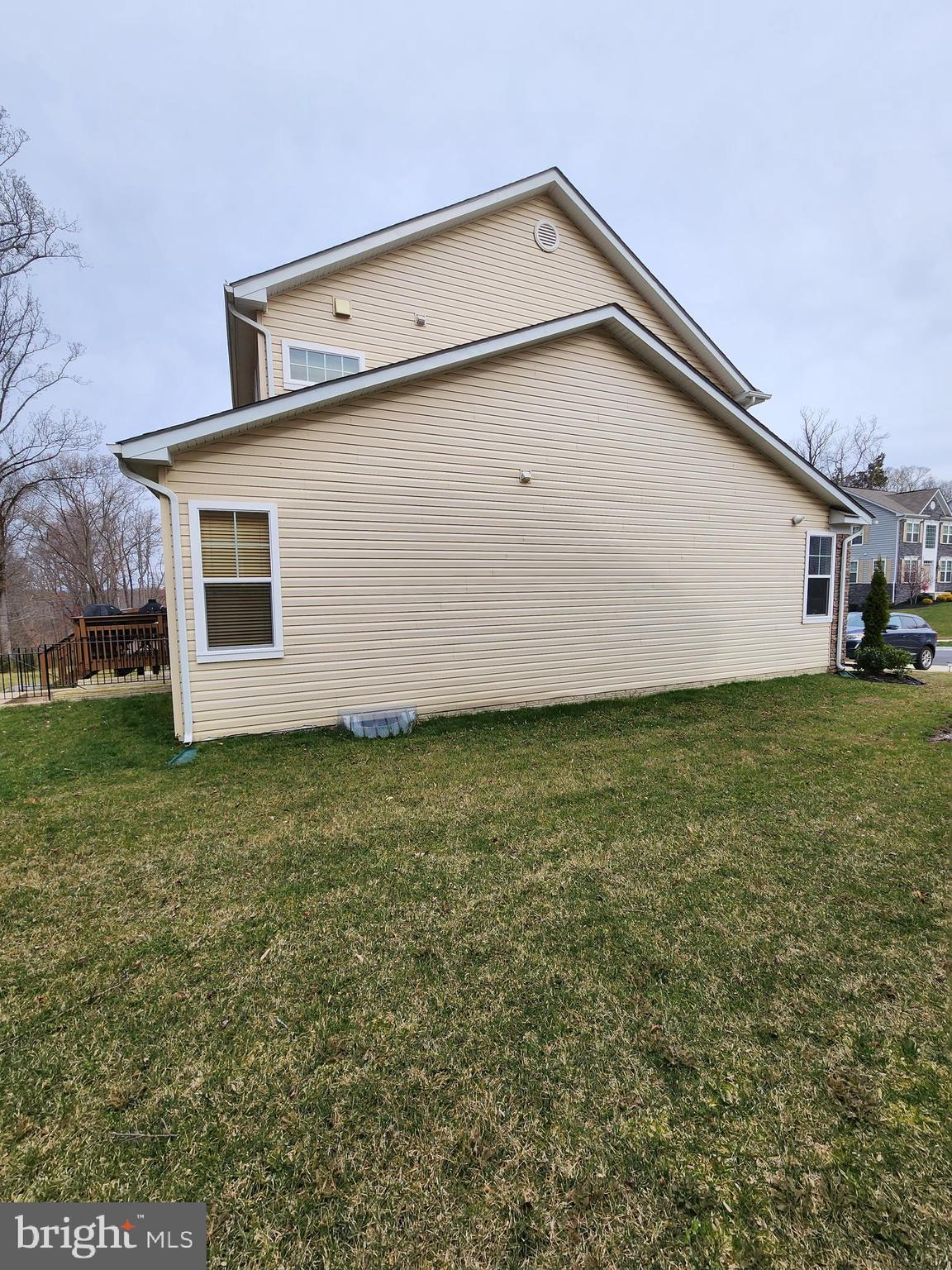 WINDSOR MANOR - Residential