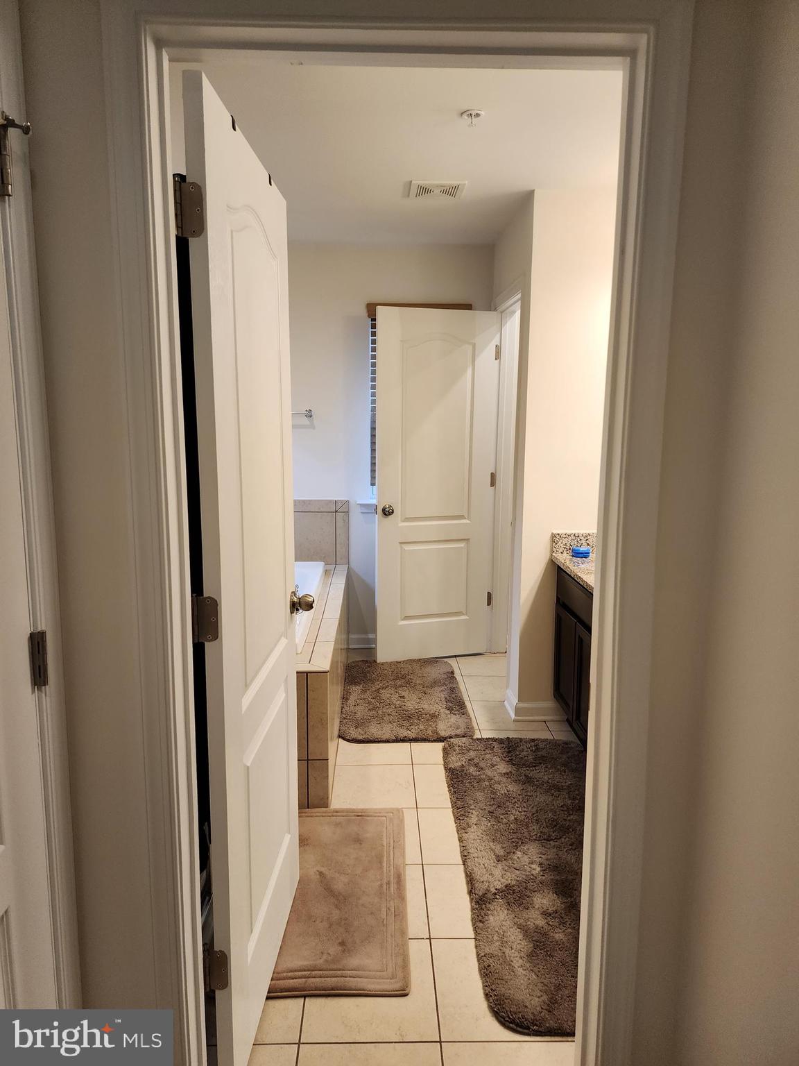 WINDSOR MANOR - Residential