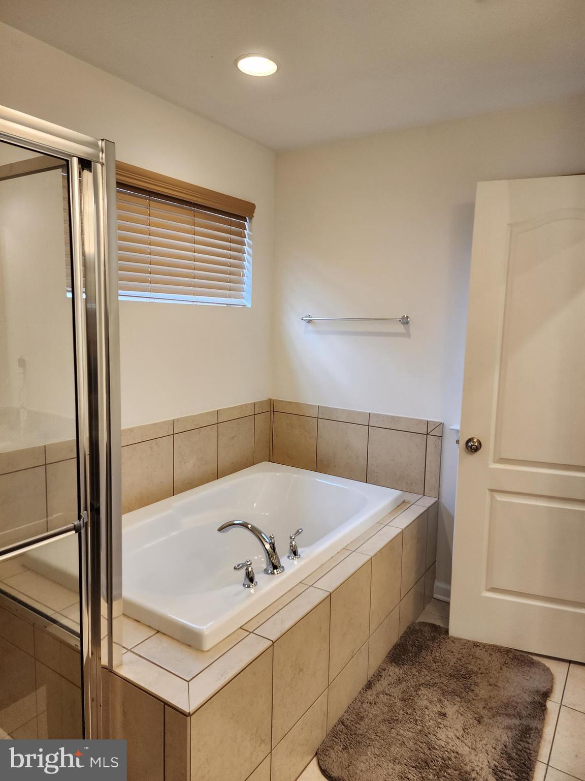 WINDSOR MANOR - Residential