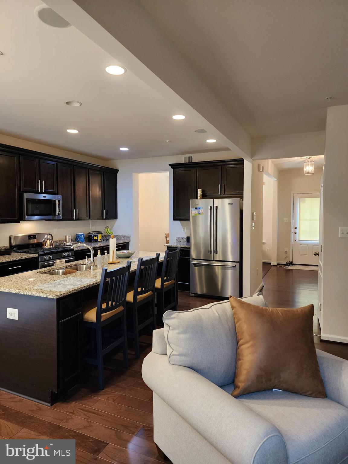 WINDSOR MANOR - Residential