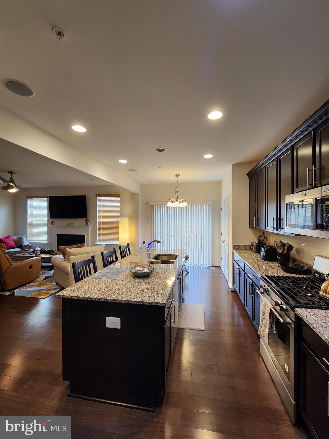 WINDSOR MANOR - Residential