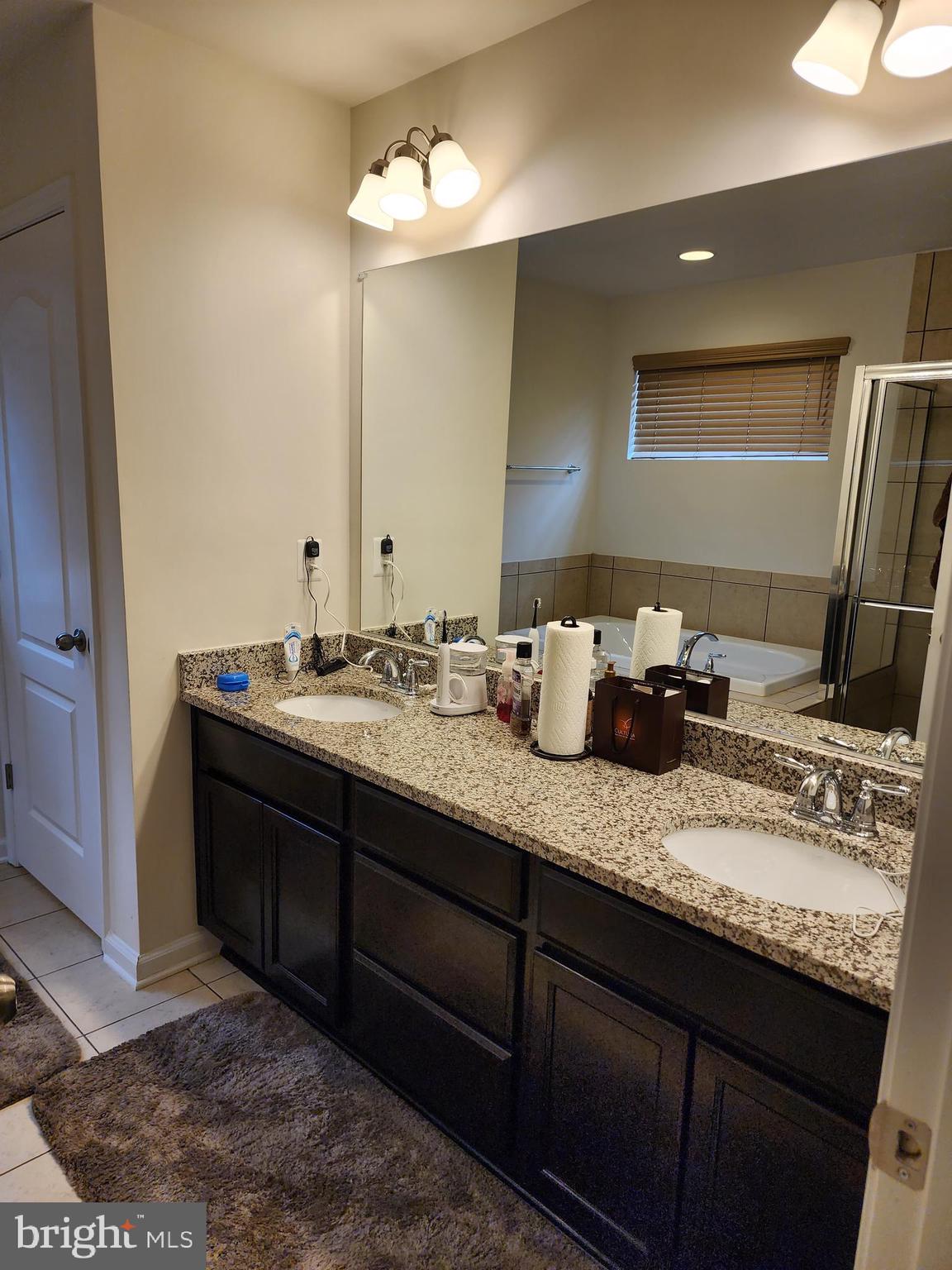 WINDSOR MANOR - Residential