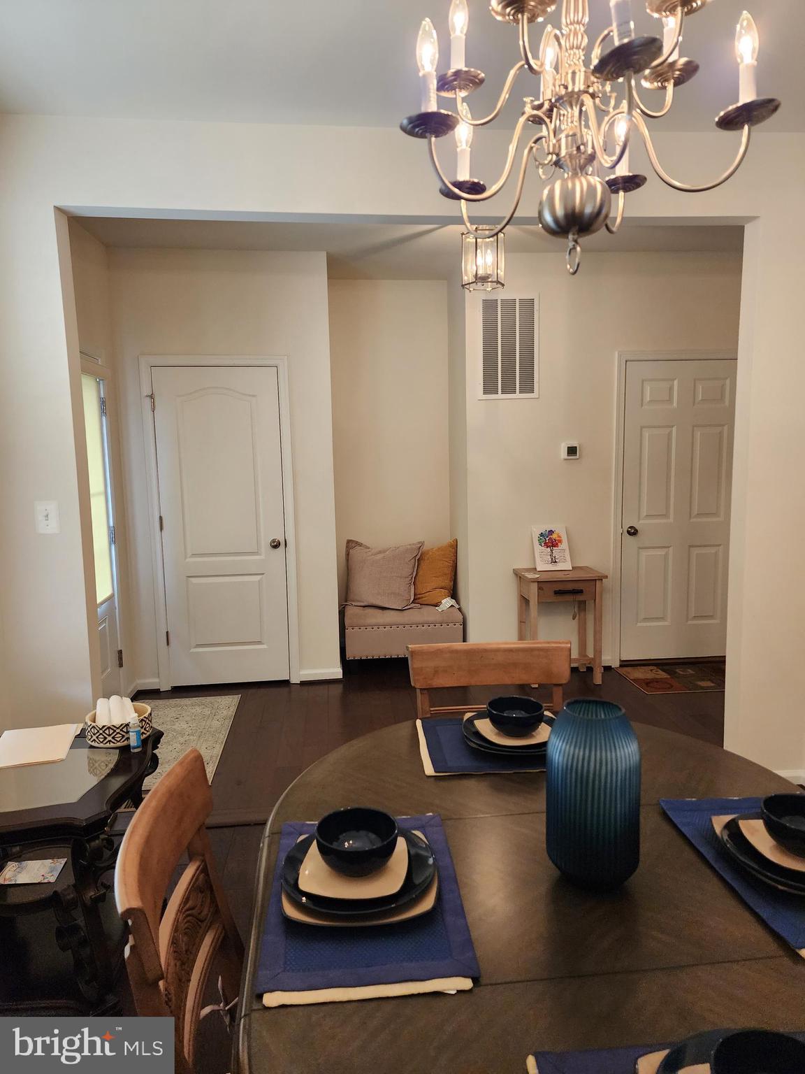 WINDSOR MANOR - Residential