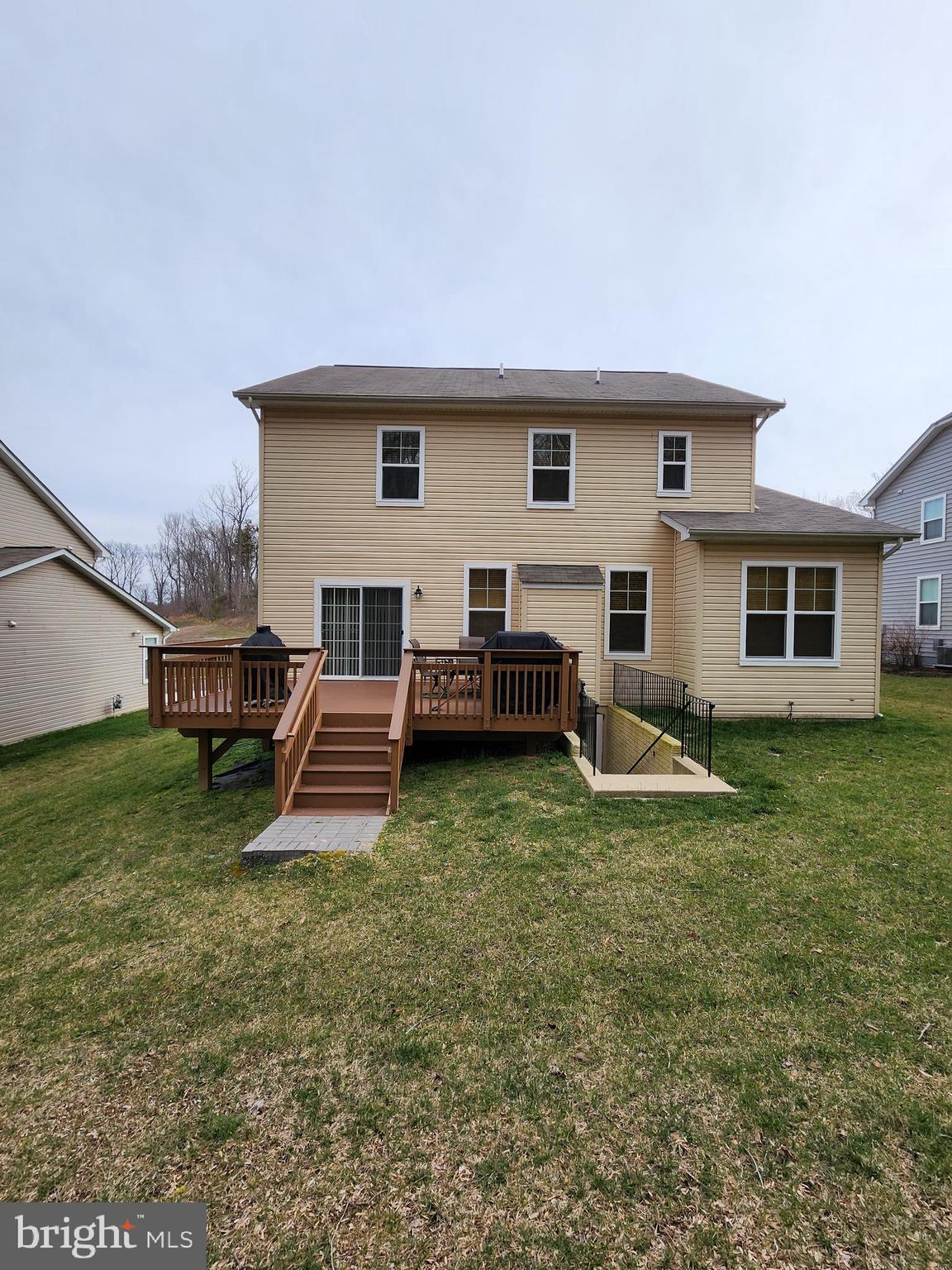 WINDSOR MANOR - Residential