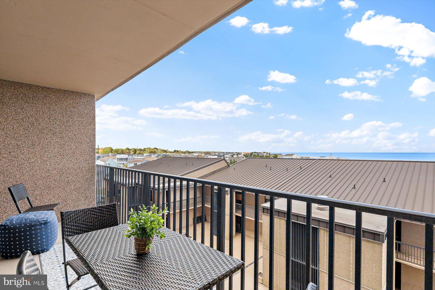 SEA COLONY EAST - Residential