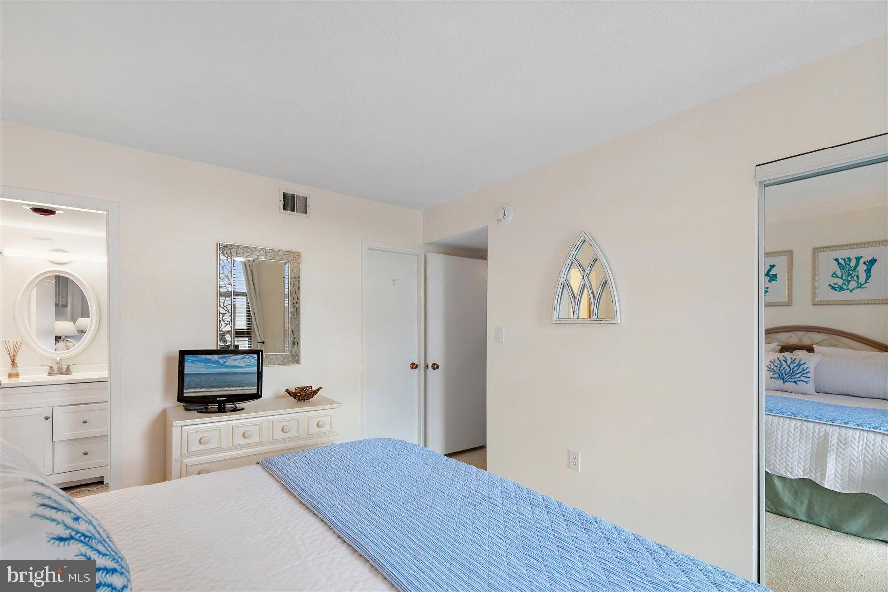 SEA COLONY EAST - Residential