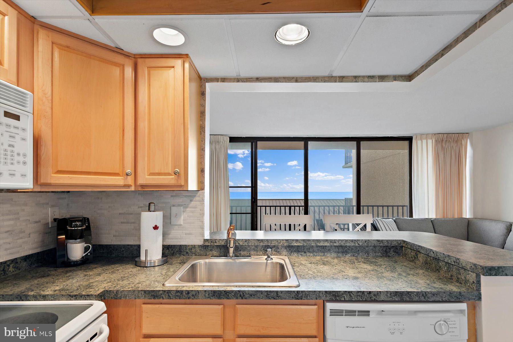 SEA COLONY EAST - Residential