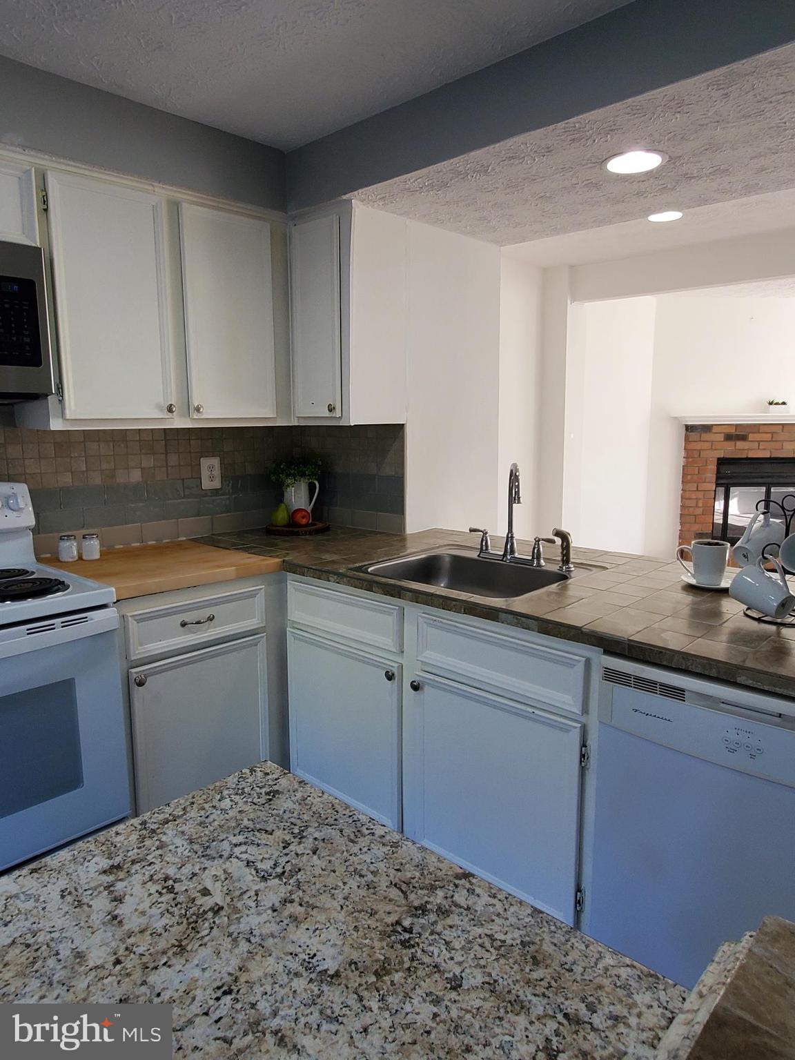 NEWINGTON FOREST - Residential Lease