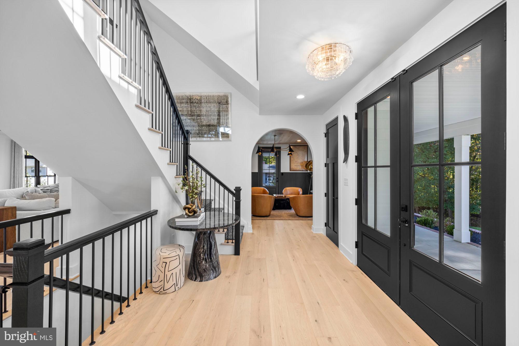 421 E COTTAGE AVENUE