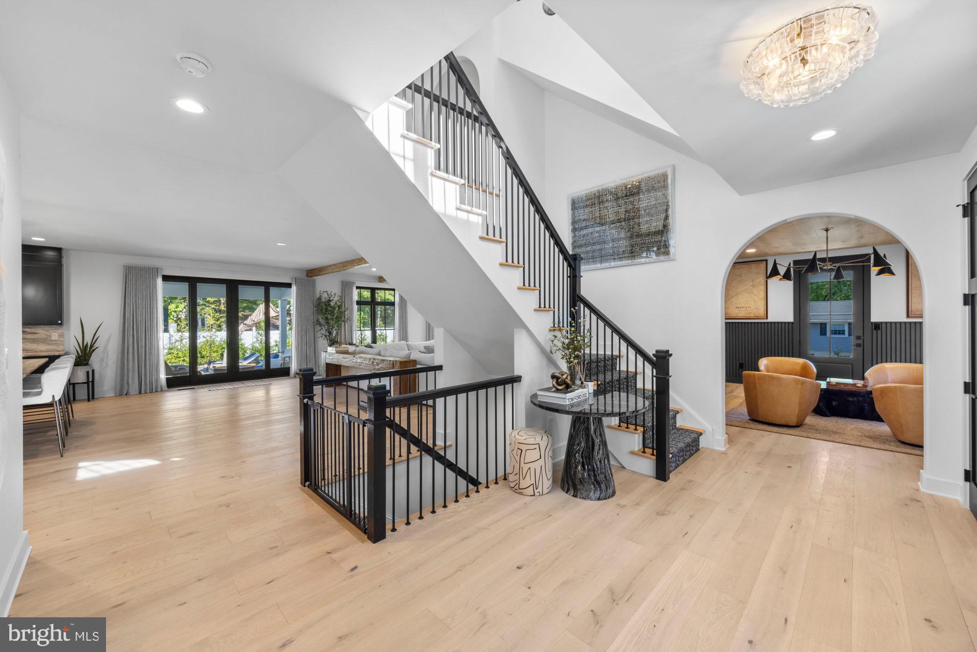 421 E COTTAGE AVENUE