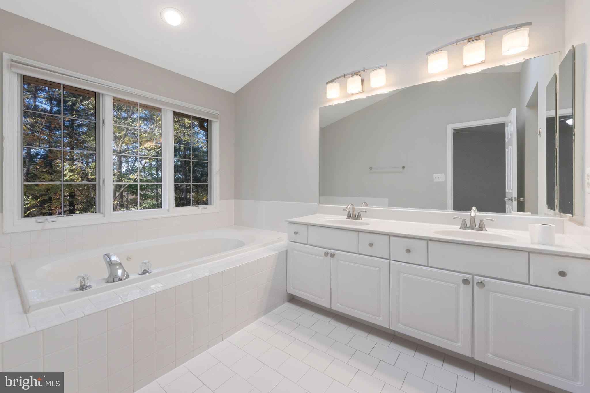 FALLSTONE - Residential