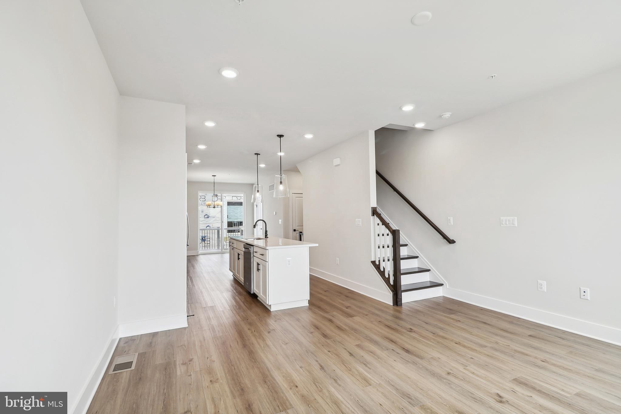 LOCKE LANDING - Residential