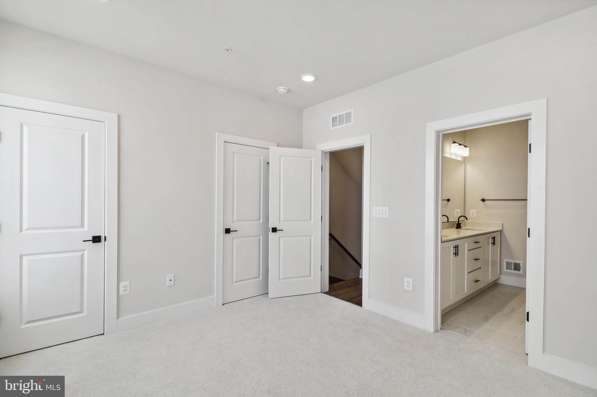 LOCKE LANDING - Residential