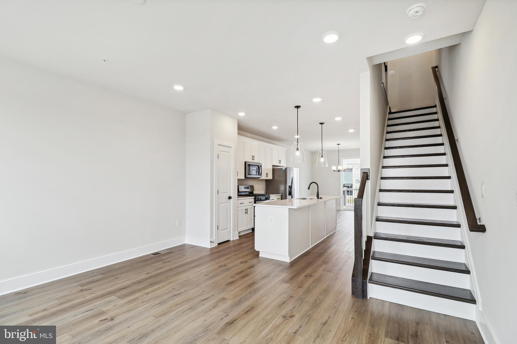 LOCKE LANDING - Residential