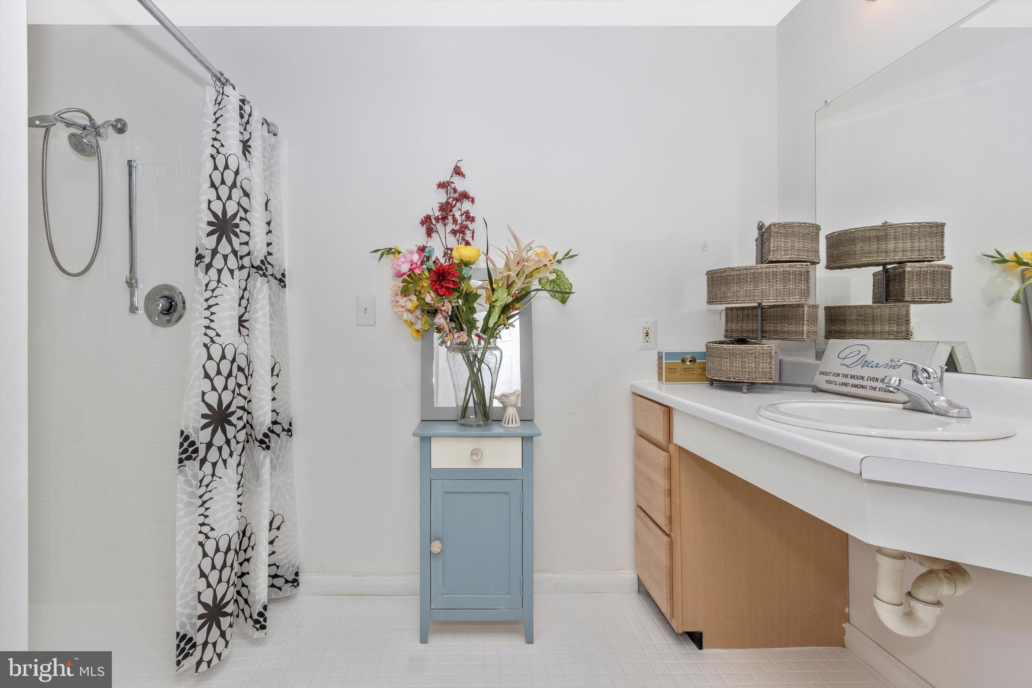 NORTH CROSSING - Residential