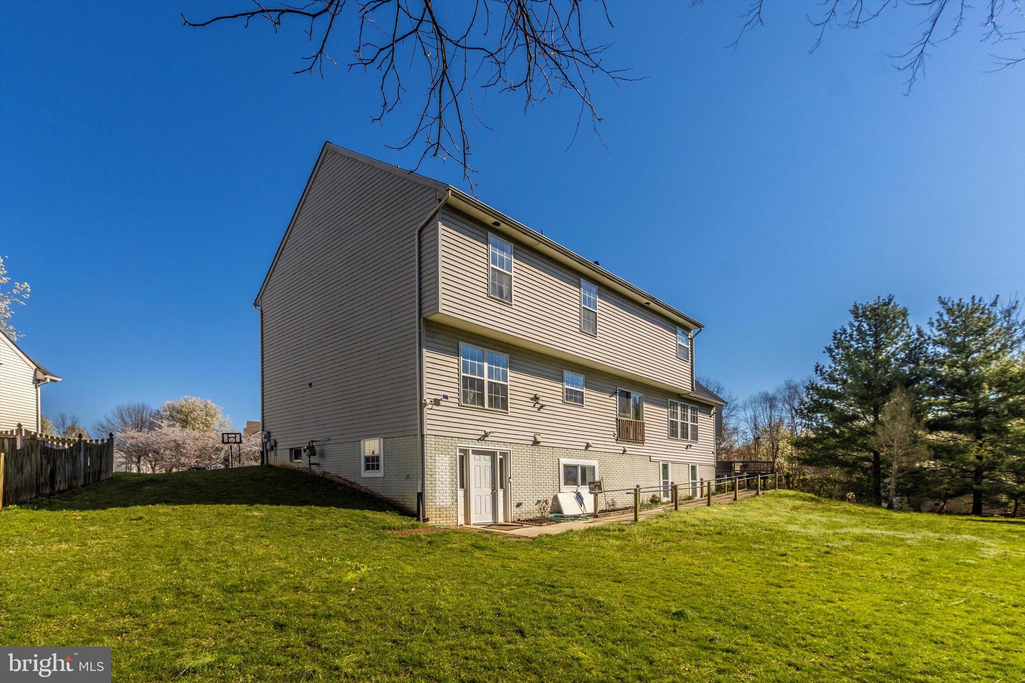 NORTH CROSSING - Residential