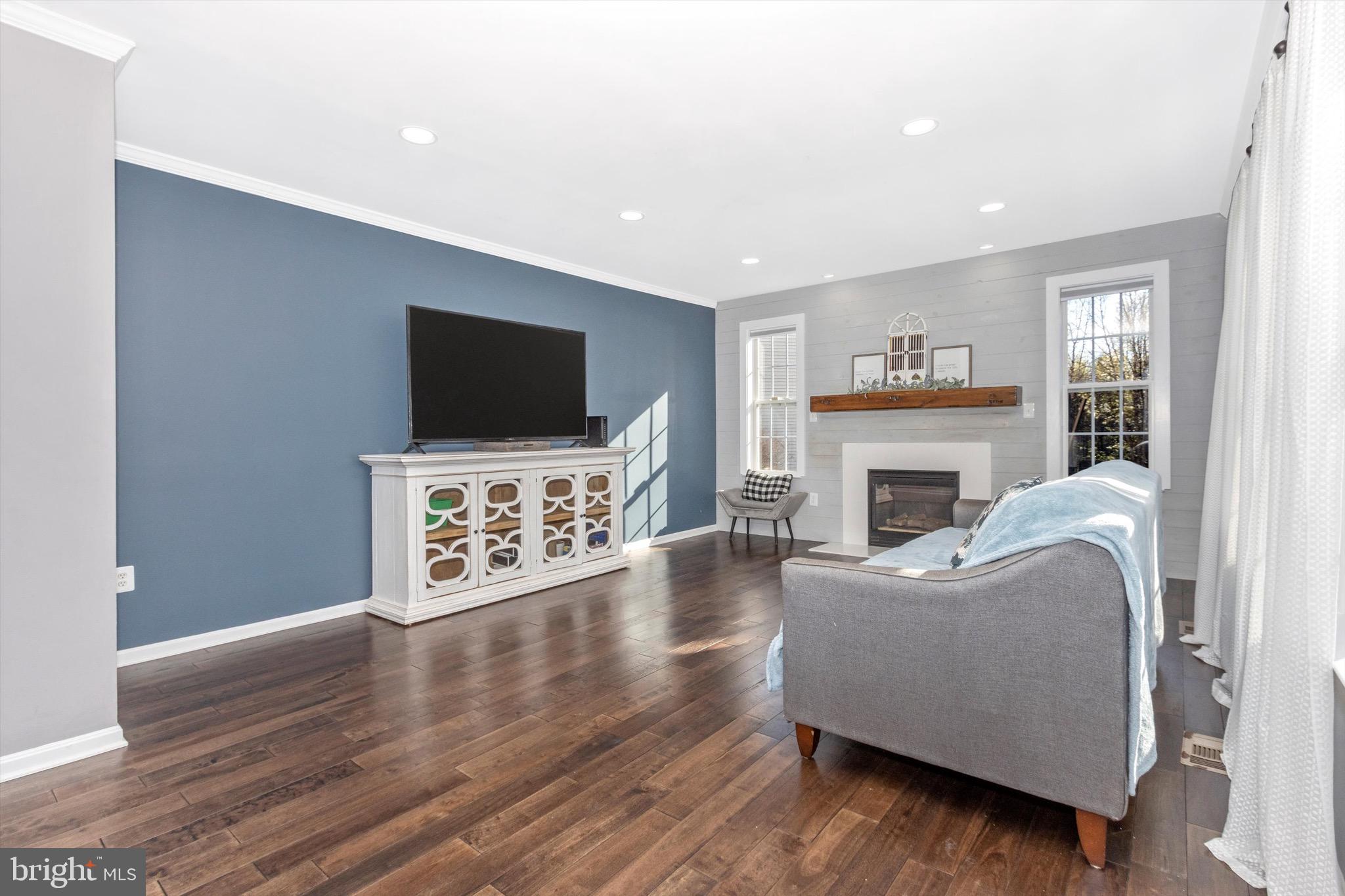 NORTH CROSSING - Residential