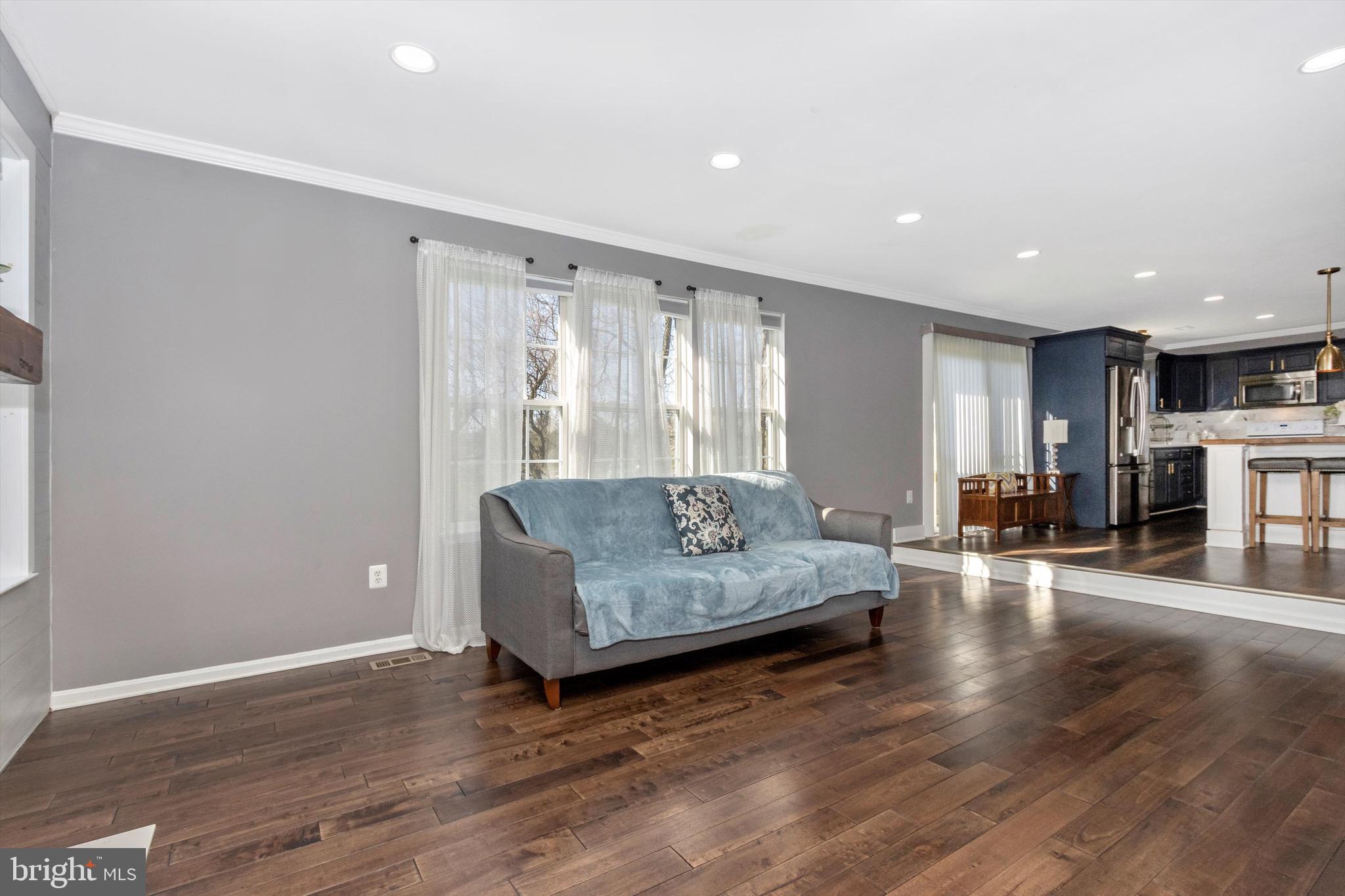 NORTH CROSSING - Residential