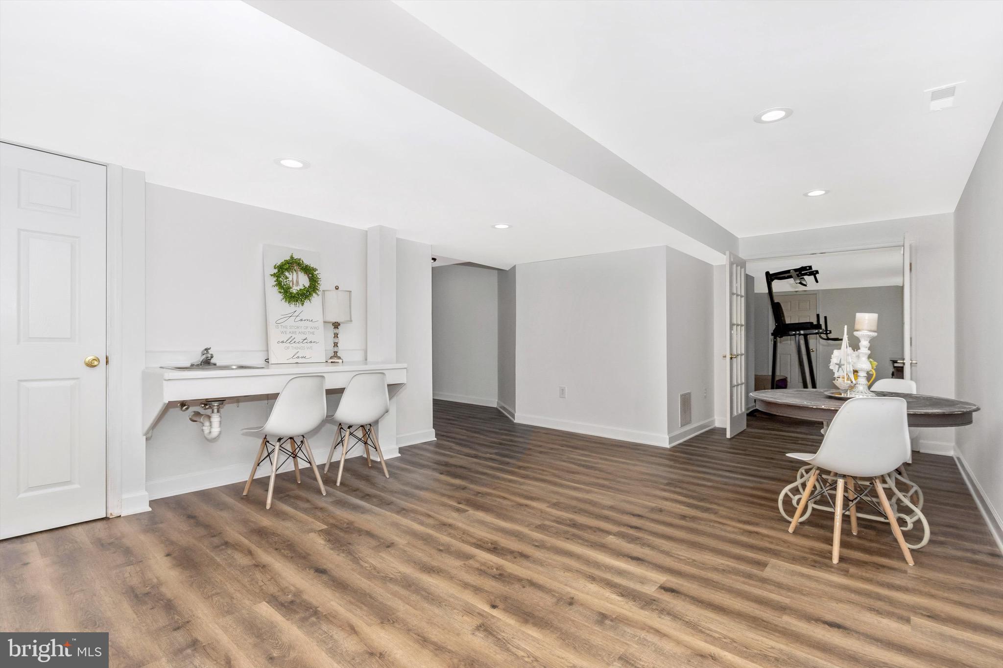 NORTH CROSSING - Residential