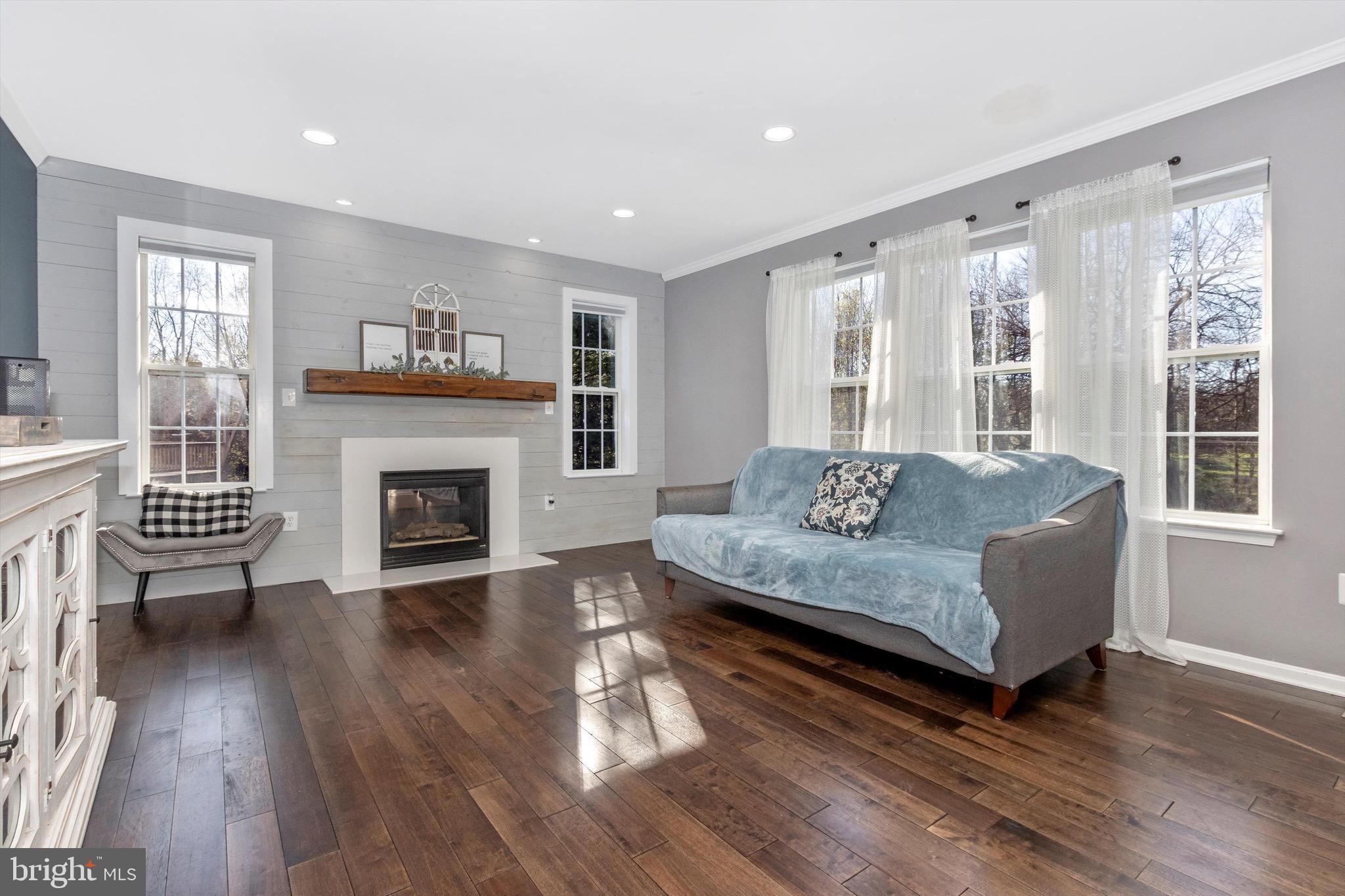 NORTH CROSSING - Residential