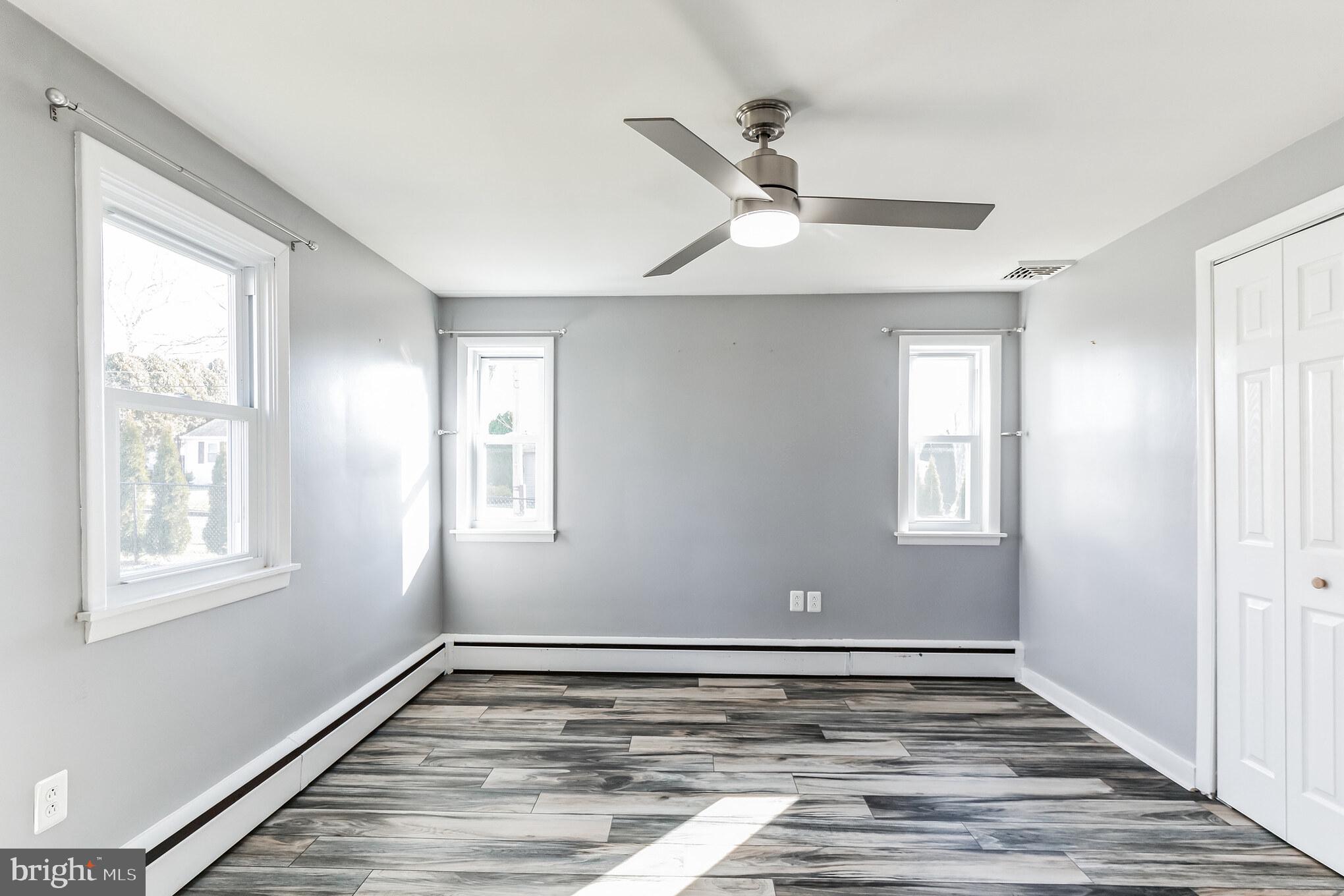 HORSHAM CHASE - Residential